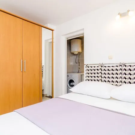Plavac Mali Apartment