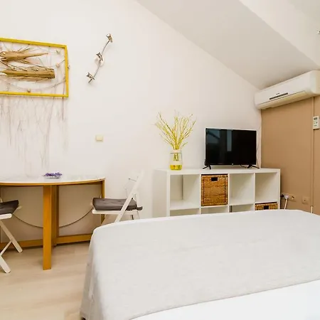 Plavac Mali Apartment